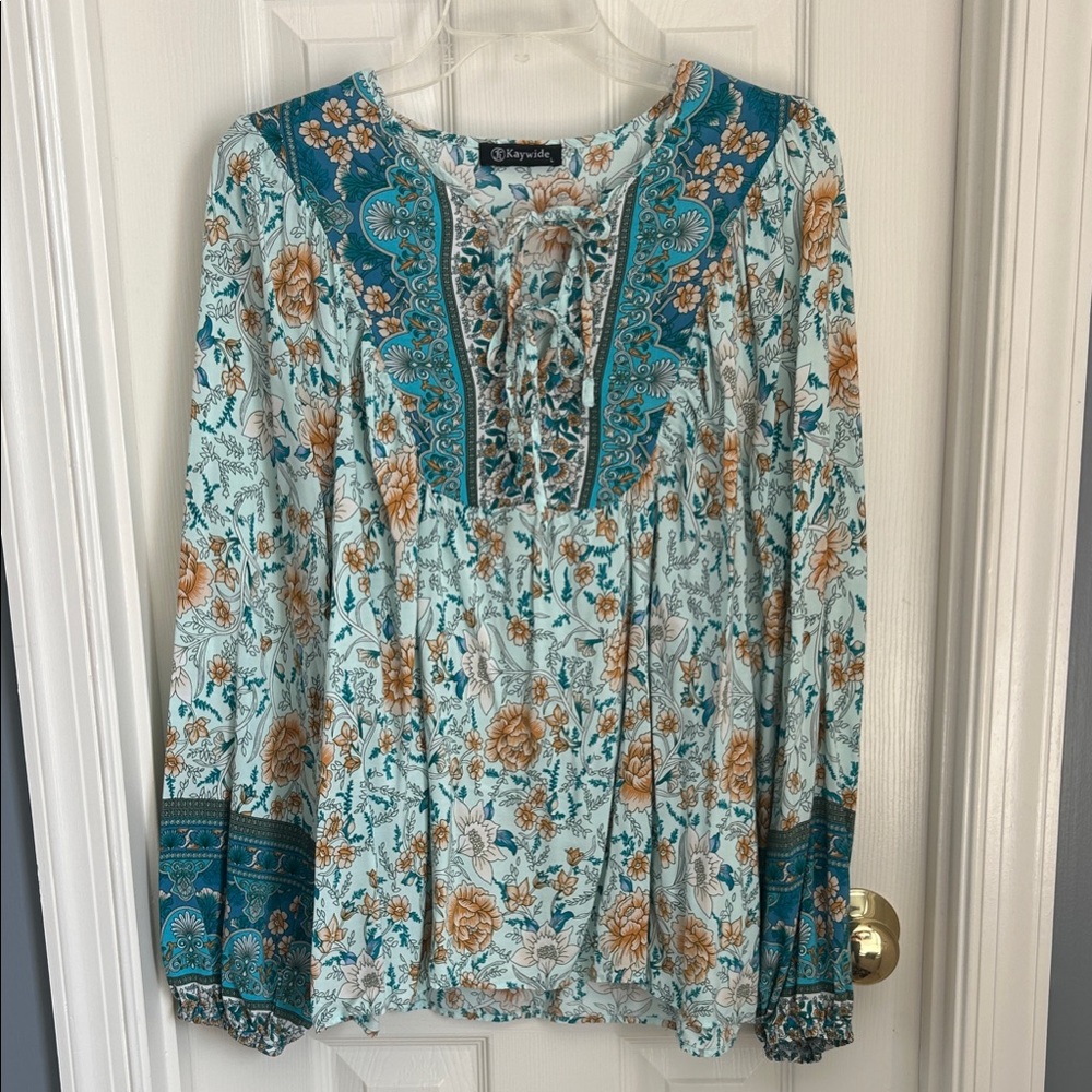 ⚜️ Elegant Floral Lace-Up Blouse